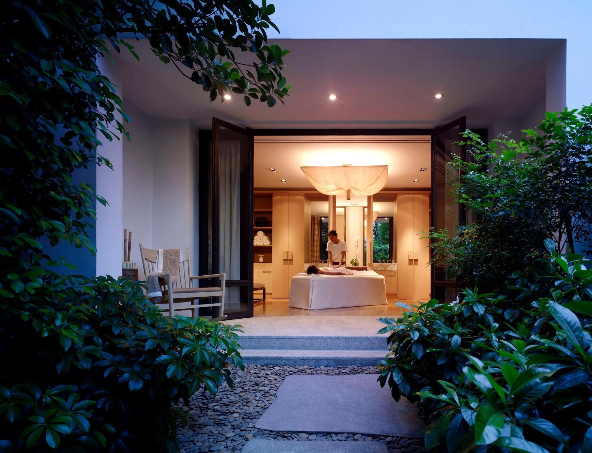 Отель Grand Hyatt Erawan 5*